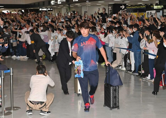 侍・村上が決意！３年後は「全試合４番」　思い知った短期決戦の怖さ　今大会三振王