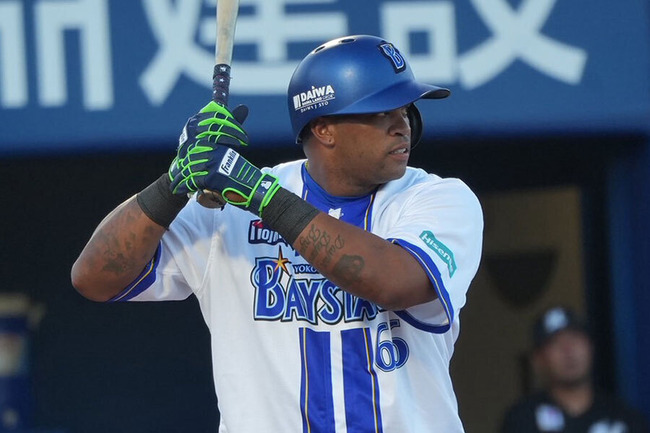 DeNA、ビシエドの残留を発表　NPB11年目へ「来年も頑張ります」…2軍好投の右腕も再契約