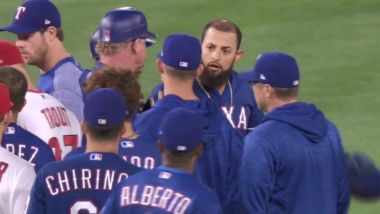 オドーア 最後のはクリーンなスライディング シモンズが怒っていて驚いた Baseballlog オドーア 最後のはクリーンなスライディング シモンズが怒っていて驚いた Baseballlog