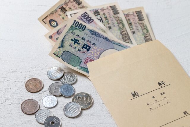 7年働いて個人昇給12000円ってどうなん？