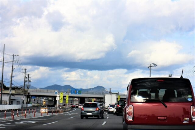 割り込まれる→車間距離取る→割り込まれる→車間距離取る→割り込まれる→車間距離取る→割り込まれる