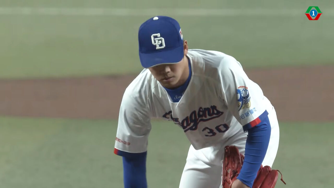 根尾昂さん(26歳)　8登板　防御率4.50