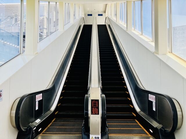エスカレーターを歩くな！！←じゃあもっと速く回せやのサムネイル