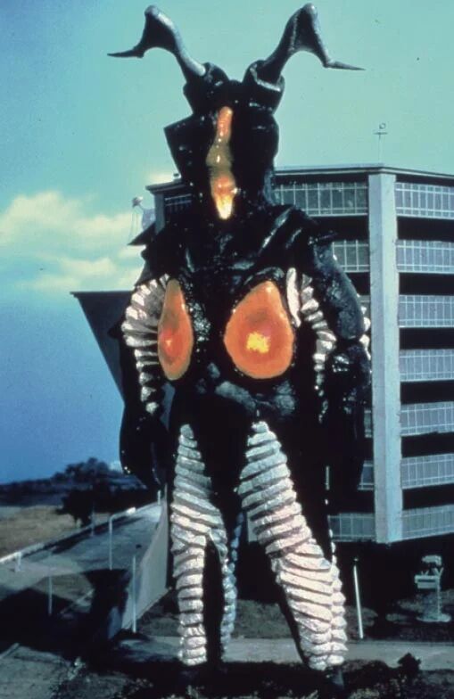 ゼットン　格闘強いです　一兆度の火球撃てます←負ける要素が見当たらない