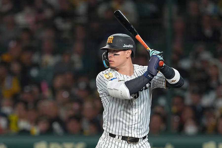 「ムラカミと同等。それ以上かも」　米国が釘付け…“日本球界最強バッター” 佐藤輝明に注がれる期待