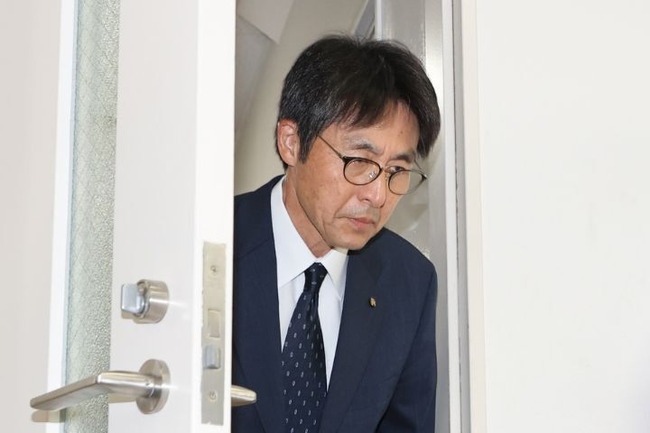 広陵野球部の右半身麻痺で車椅子 広陵が改めて声明「原因は鉄製のドア、暴行はなかった」 広陵野球部の右半身麻痺で車椅子 広陵が改めて声明「原因は鉄製のドア、暴行はなかった」