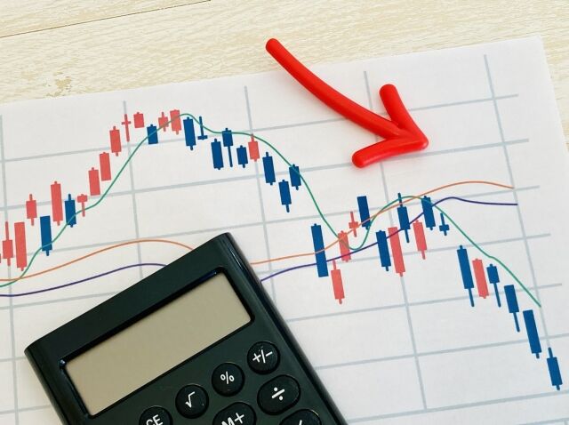 投資漫画「損切りのスピードこそが勝者の条件だ！！」NISA損切り民「損切りしよ！」