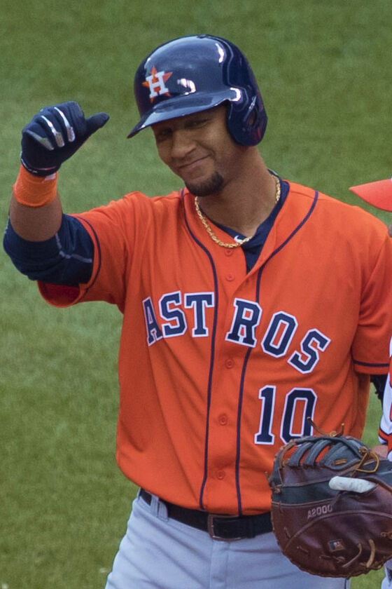 Yulieski_Gurriel_on_August_21,_2016_(cropped)