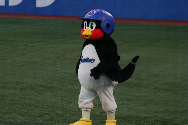 6997671-baseball-on-the-pitcher-s-mound-near-the-pitching-rubber