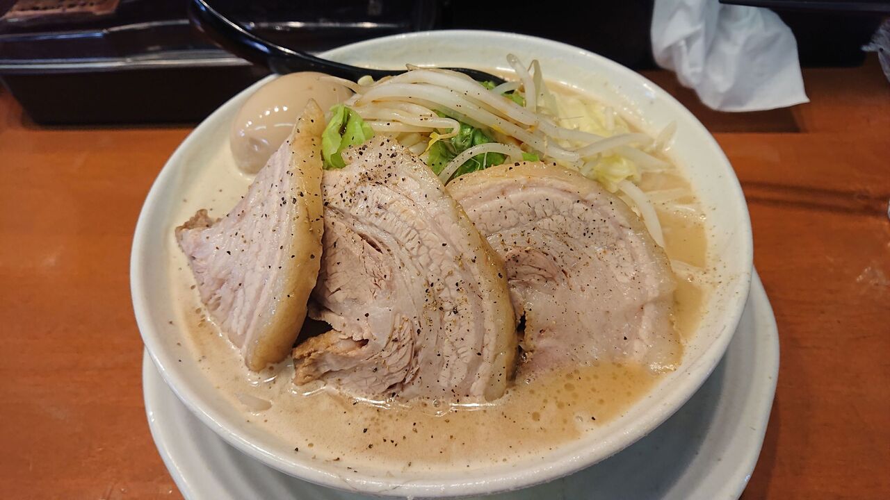 麺者屋ちくわ 豚こつ豚ましらーめん ヤサイチョイ増し 味玉 不羈奔放 フリーダムなラーメンを主体とした記録