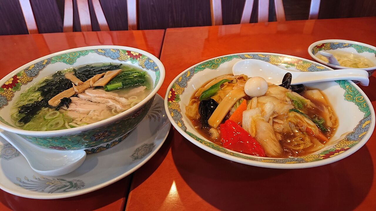 中国料理 彩雲 清湯鶏肉麺 ちんたんじーろうめん 中華丼 不羈奔放 フリーダムなラーメンを主体とした記録