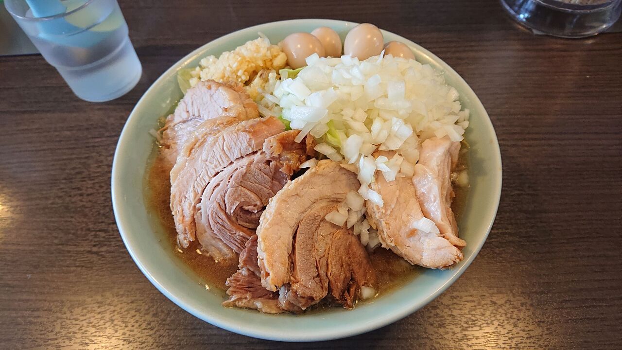 かじろうramen7 ラーメン小豚 240g 豚4枚 ニンニク 味付うずらの玉子5個 玉ねぎ 不羈奔放 フリーダムなラーメンを主体とした記録 かじろうramen7 ラーメン小豚 240g 豚4枚 ニンニク 味付うずらの玉子5個 玉ねぎ 不羈奔放 フリーダムなラーメンを主体とした記録