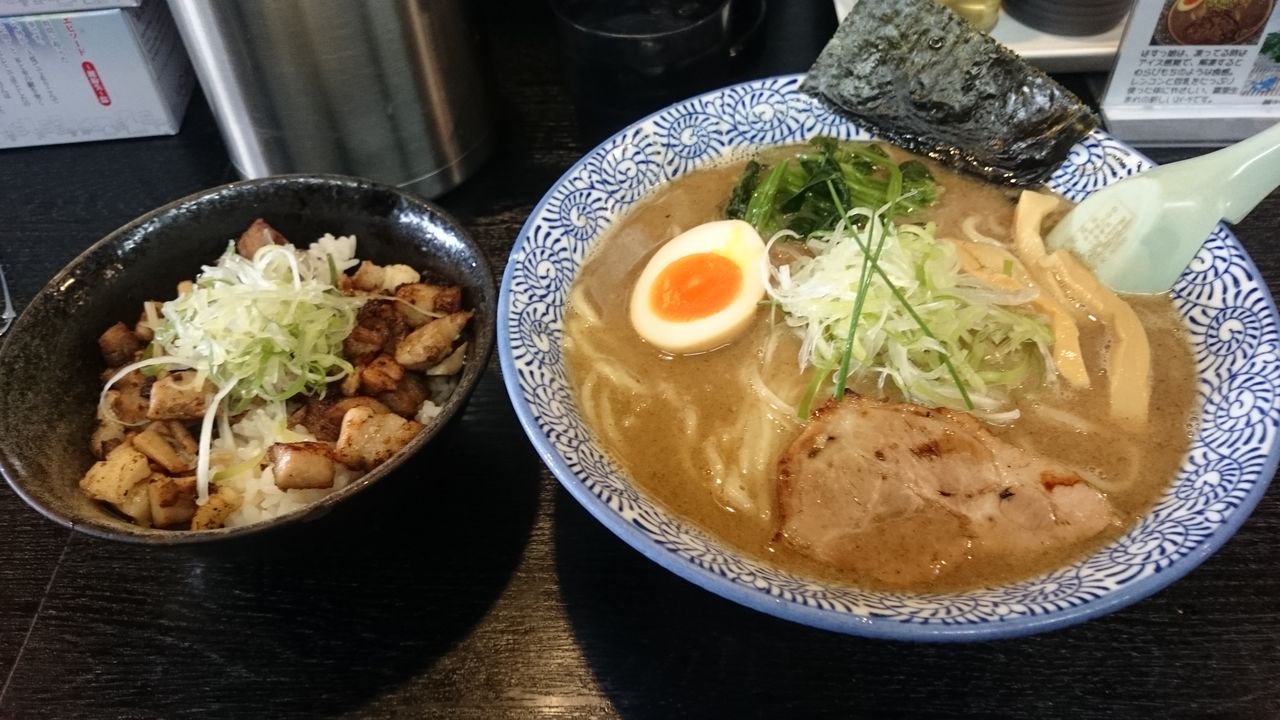麺屋青山 富里本店 らーめん大盛 豚骨魚介 不羈奔放 フリーダムなラーメンを主体とした記録 麺屋青山 富里本店 らーめん大盛 豚骨魚介 不羈奔放 フリーダムなラーメンを主体とした記録