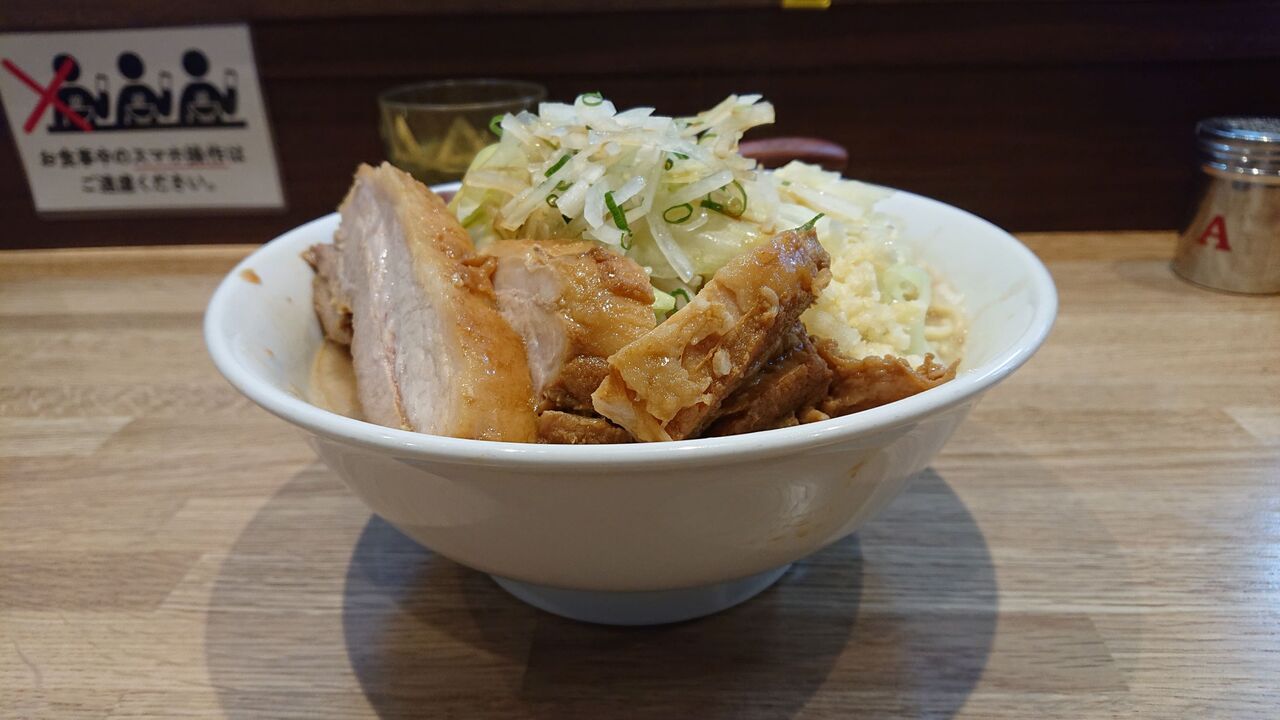 屋号なし 豚ラーメン ニンニク 野菜 しろ 豚チャーシュー 不羈奔放 フリーダムなラーメンを主体とした記録 屋号なし 豚ラーメン ニンニク 野菜 しろ 豚チャーシュー 不羈奔放 フリーダムなラーメンを主体とした記録