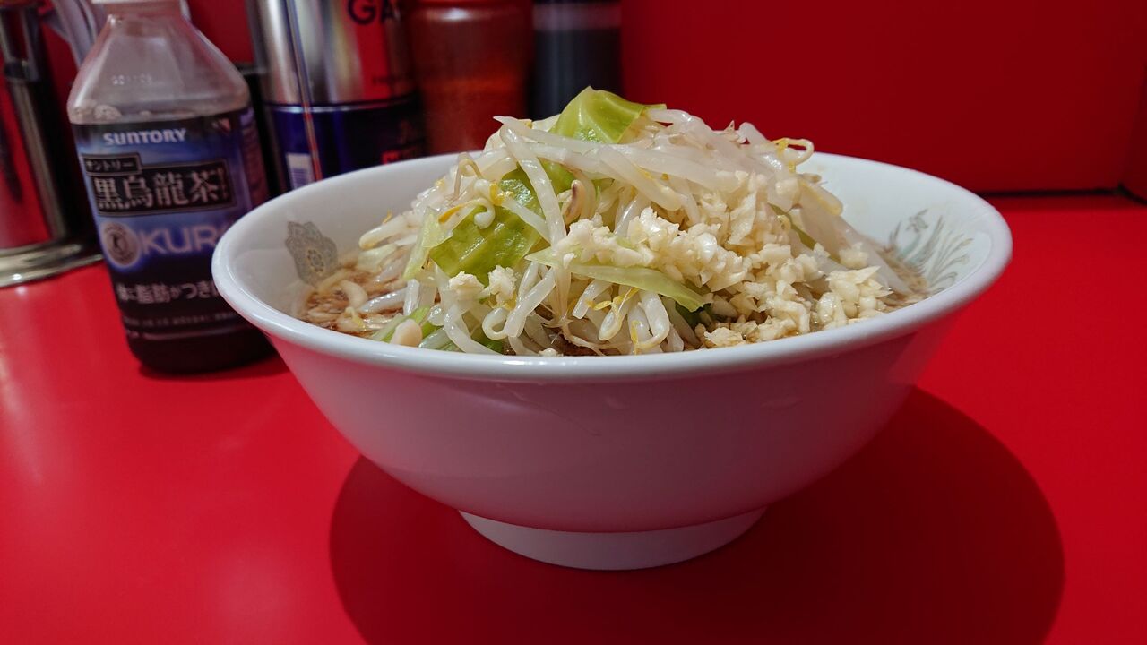 ラーメン2 Amazon.co.jp: 神豚 ラーメン 3食 極厚神豚3枚付き 大分まるしげ