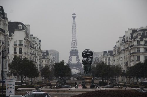中国 杭州の偽パリとエッフェル塔 広廈天都城 軟体レポート 中国 杭州の偽パリとエッフェル塔 広廈天都城 軟体レポート