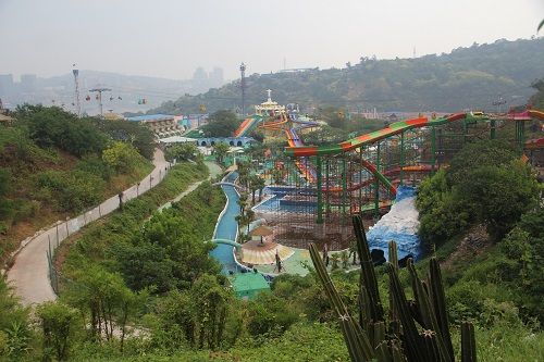 中国 重慶のカオス遊園地 洋人街レポート 軟体レポート