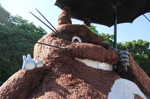三重からスクープ！国道沿いの巨大トトロを発見した！！ : 軟体レポート