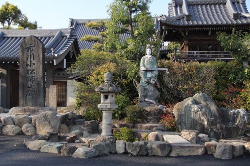 愛知】浅野祥雲作品ではない！春日井のコンクリ弁天像！！ : 軟体レポート