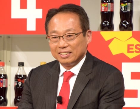 【Ｗ杯】サッカー生中継で岡田武史元監督が『日向坂46』にイラッ!?「空気が怖い！」