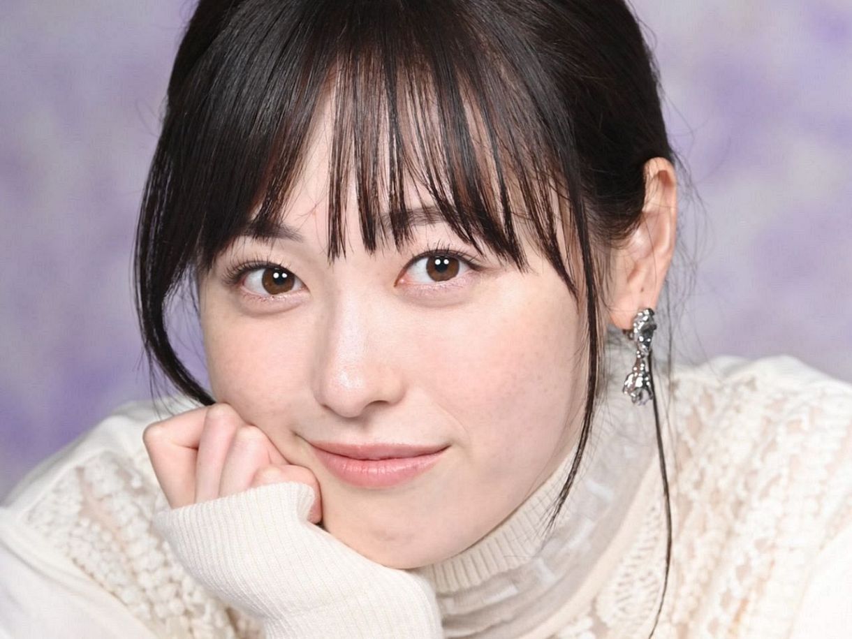 【芸能】「まいんちゃんがもう、27歳かあ」 福原遥、誕生日報告…ノースリ美貌ショットに「可愛すぎだよ」