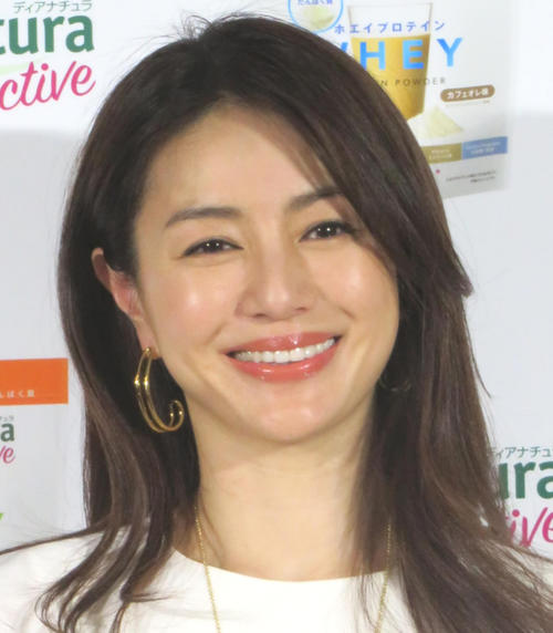 【芸能】４７歳になった「癒し系女優」井川遥、現在の姿が素敵…大胆イメチェンも報告！