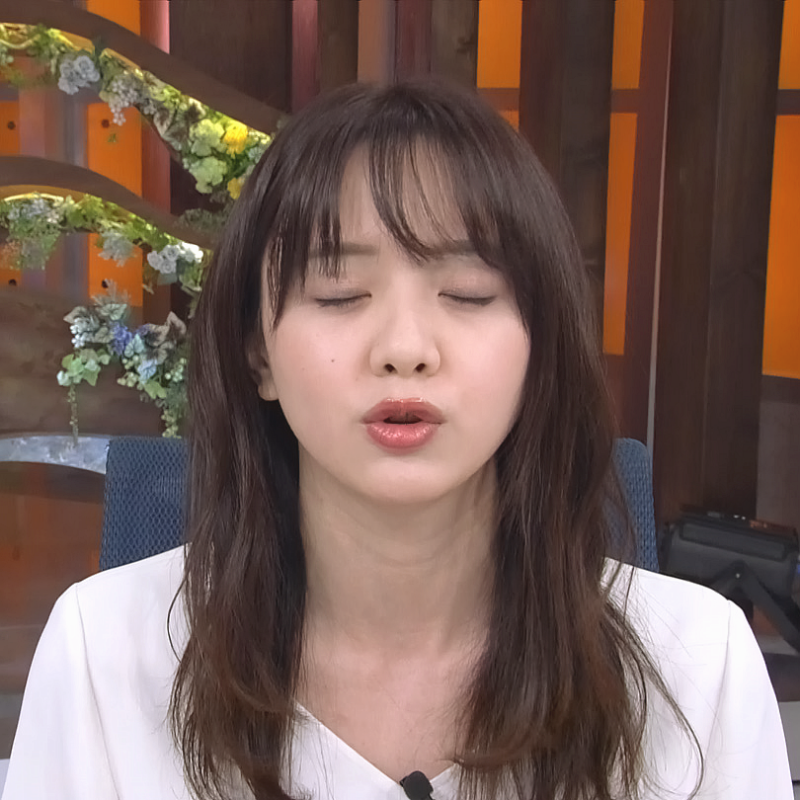 【芸能】元テレ東アナ森香澄、下着姿で“やわふわボディー”を披露！