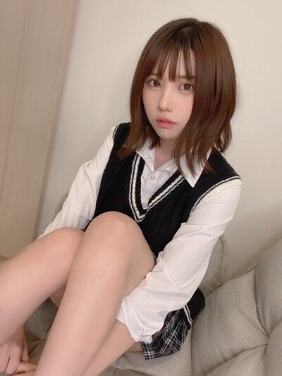 【コスプレイヤー】えなこ、長～い“アレ”との2ショット公開に「けしからんな！」