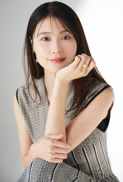 【芸能】有村架純が公開した「ベッド写真」の意味深…「親しい人に撮ってもらったよう」