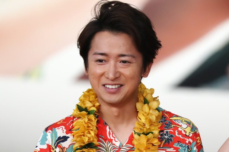 【嵐】大野智、左上腕や両肩に自らデザインしたタトゥー…過去には「クビになってもいいから墨を入れる」