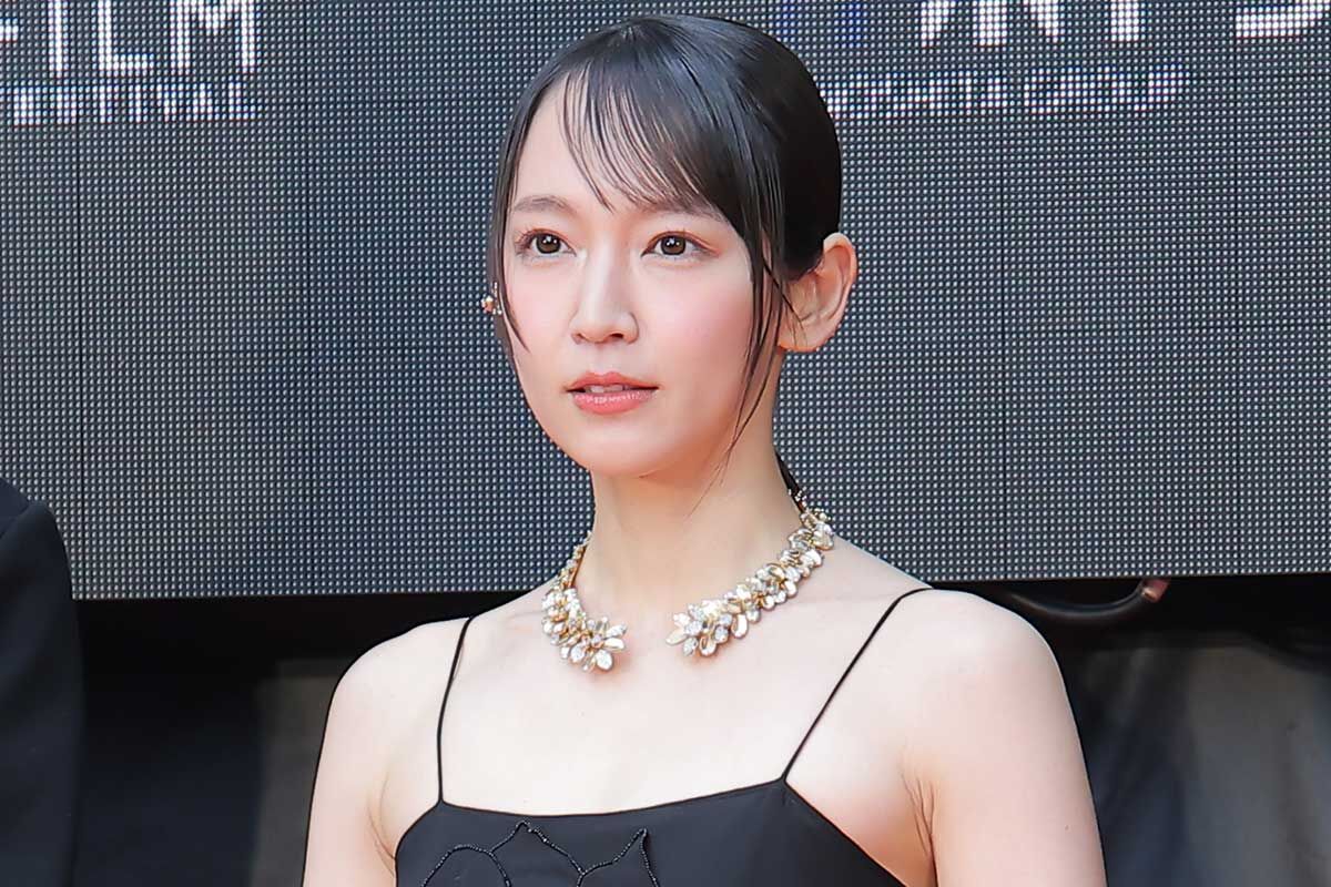 【芸能】吉岡里帆のＣＡ姿に「無敵かよ」「なんだこの破壊力のある美しさ！」