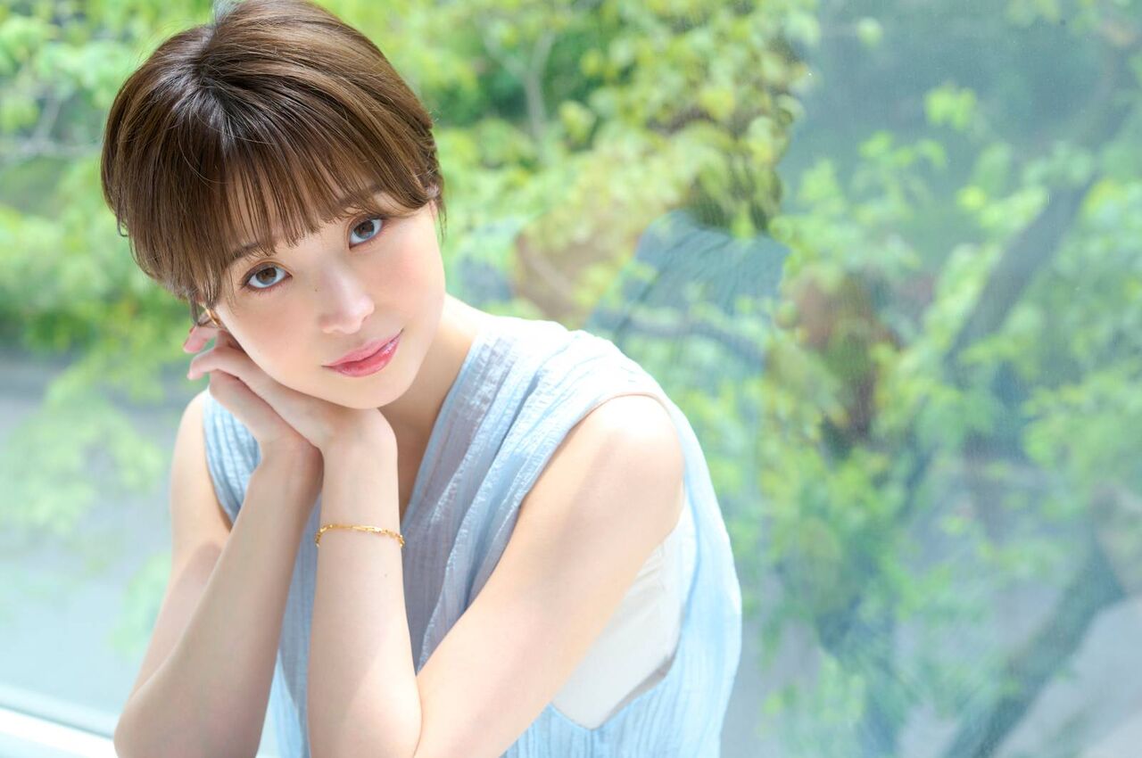 【芸能】渡邊渚、今夏初のかき氷に大満足…黒いシースルー姿で表情を崩した笑顔が新鮮