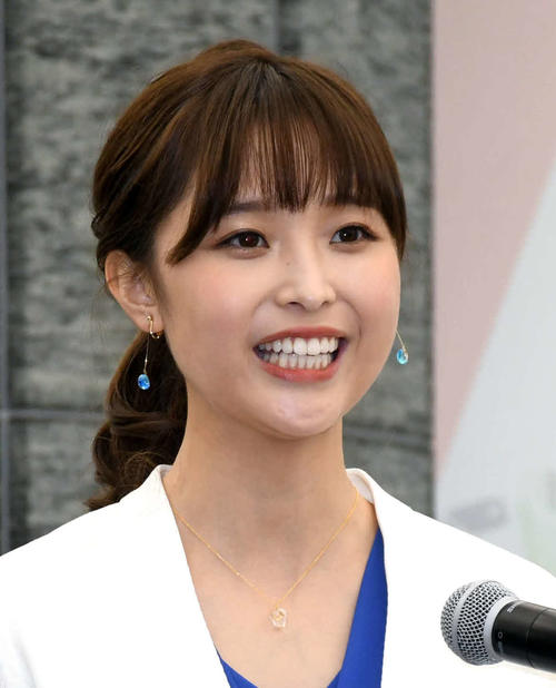 【女子アナ】病気療養１年フジ渡邊渚アナの現在、民俗衣装で外出…はじける笑顔に「調子よさそう」