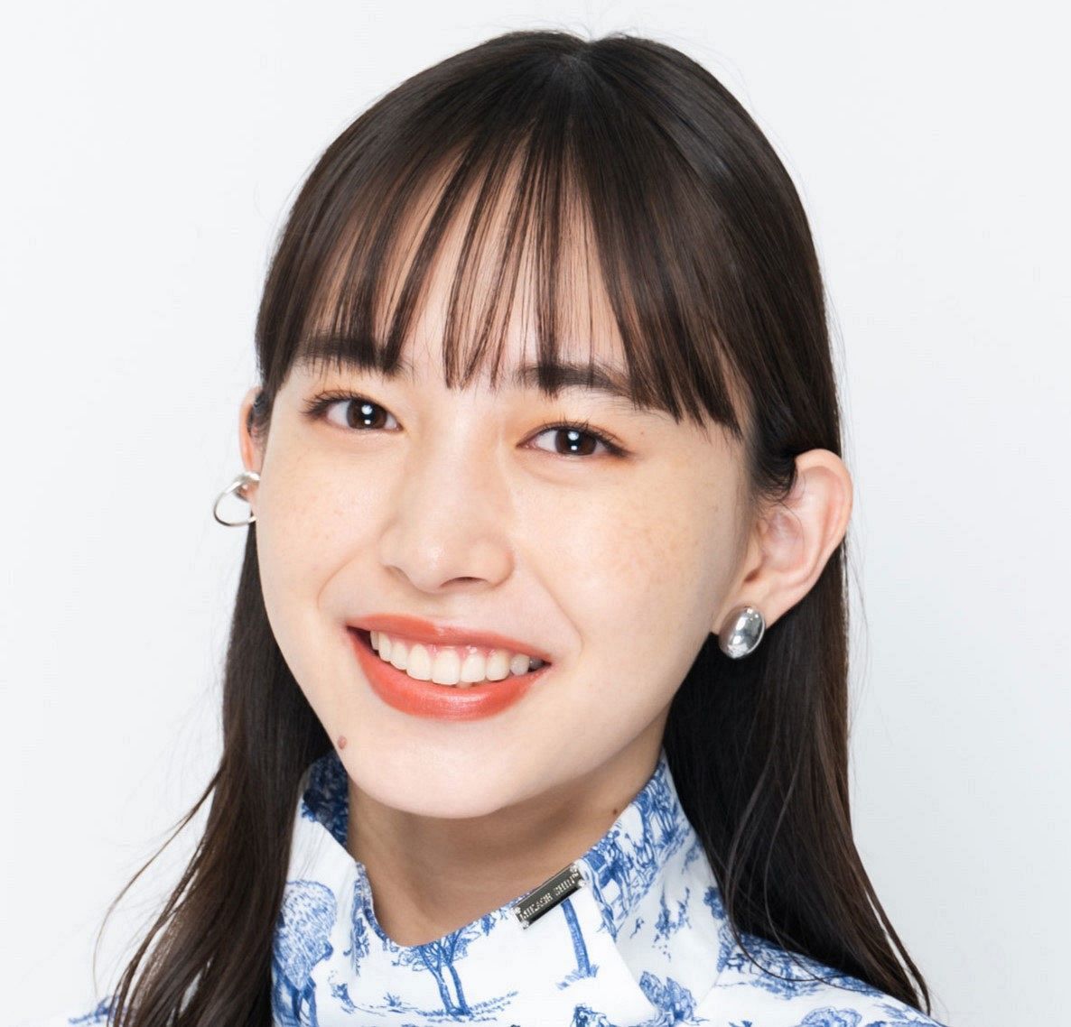 【芸能】井桁弘恵、黒のランジェリーでオトナの色気…