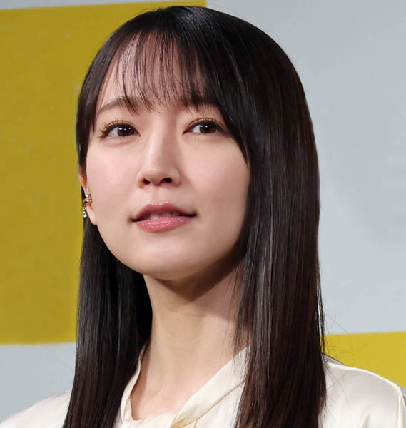 【芸能】吉岡里帆、肩にのせた“生物”に驚きの声「思わず2度見」