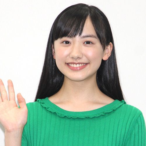 【芸能】芦田愛菜、阿部寛ら共演者との“集合写真”に「身長差すごい」驚きの声続出…いまだ「非公表」継続で寄せられる疑問