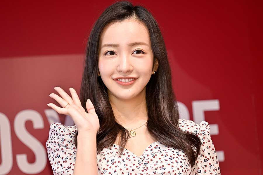 【芸能】板野友美、悪質なネット投稿に法的措置を検討  「当方および家族の名誉を著しく毀損するもの」