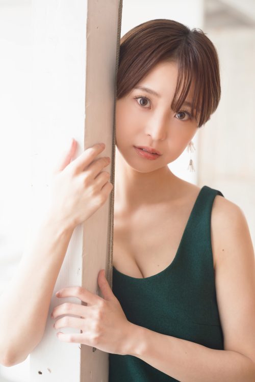 【元フジ】渡邊渚の初写真集がフジ・メディアHD株主総会と同日発売のウラ…批判も当て込んだ“炎上商法”説も