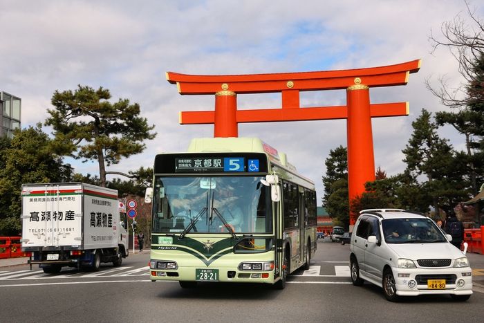 【交通】京都市営バス“倒産”寸前 「運転手が横柄」ではない、本当の赤字理由とは！？