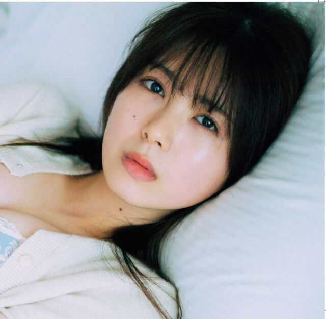 【乃木坂46】筒井あやめ、恥じらい白ランジェリー…写真集「感情の隙間」カット公開