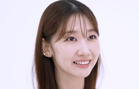 【元AKB】柏木由紀、不登校だった過去「一部の生徒から『ダサいね』とか『癖毛すごくない？』と言われ…」