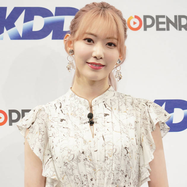 【芸能】来日中の宮脇咲良、家族旅行ショット公開に「神々しすぎる」