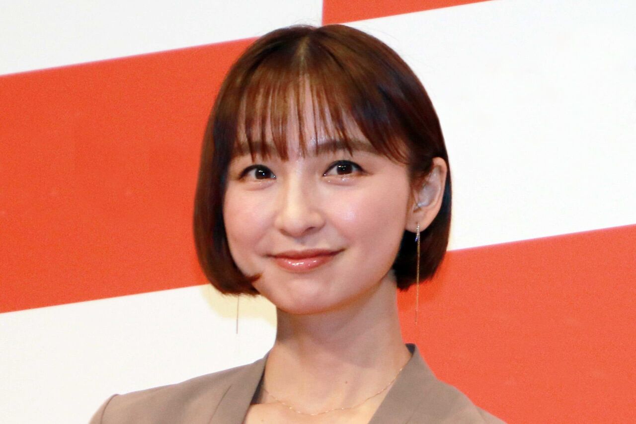 【芸能】篠田麻里子、再婚発表で疑われた「AKB48」メンバーからの塩反応… “親友” 板野友美はインスタ「フォロー外し」で完全スルー