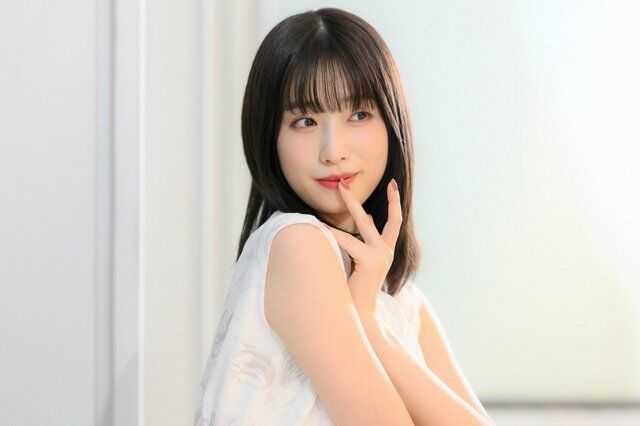 【芸能】高橋ひかる、風でスカートが大暴れ「寒いですよね」