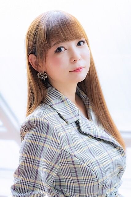 【芸能】中川翔子、年収２億超の怪報道に「そんなわけないやろー！」