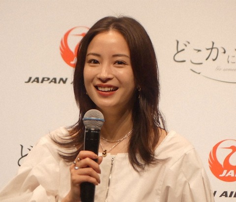【芸能】広瀬すず、華麗なリフティングや胸トラップを披露！「三井のすずちゃん」