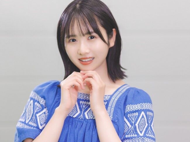 【日向坂46】「プリプリたまらん！」上村ひなの、美尻あらわな水着姿公開！「すごい武器隠し持ってた」
