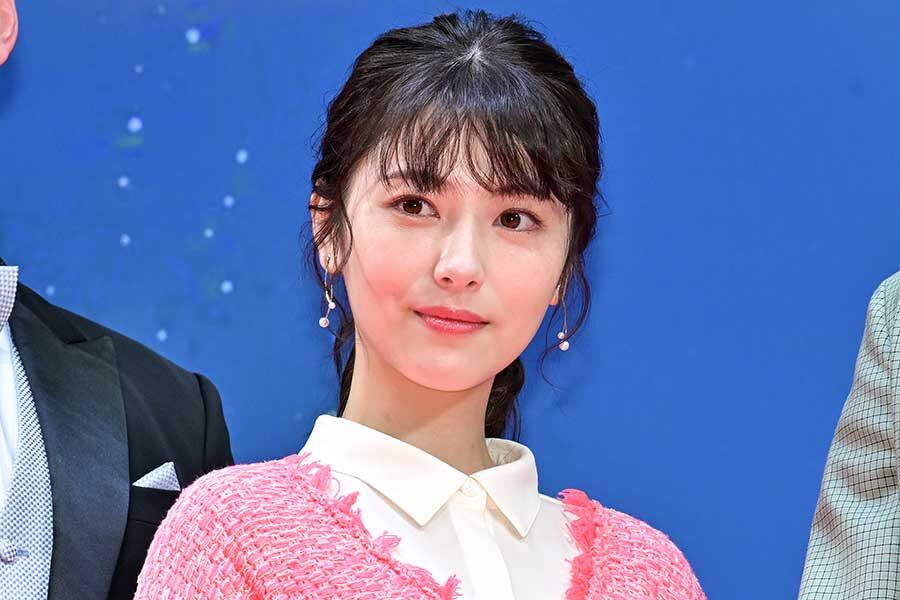 【女優】「顔に特徴がない」浜辺美波が乗り越えた2つのコンプレックスとは！？