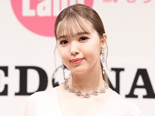 【芸能】藤田ニコル、美バスト＆美脚ショット披露！「ナイスボディー！」