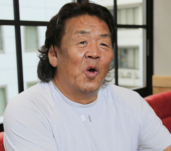 【芸能】長州力〝スマホ爆弾〟心配し携帯ショップに駆けこむ